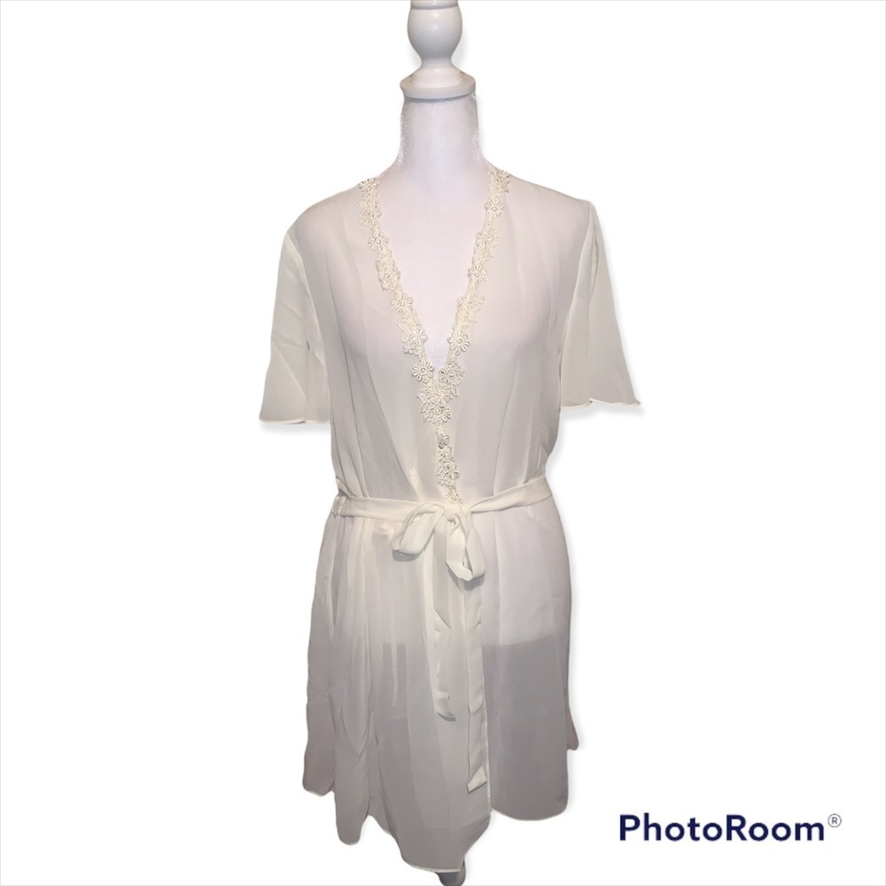 Flora Nikrooz Vanilla Sheer Tie Robe With Macrame Lace Trim Size S/M‎